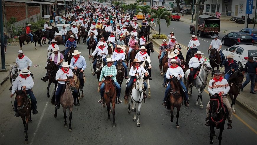 CIENTOS DE CABALLISTAS RINDIERON HOMENAJE A MANABÍ