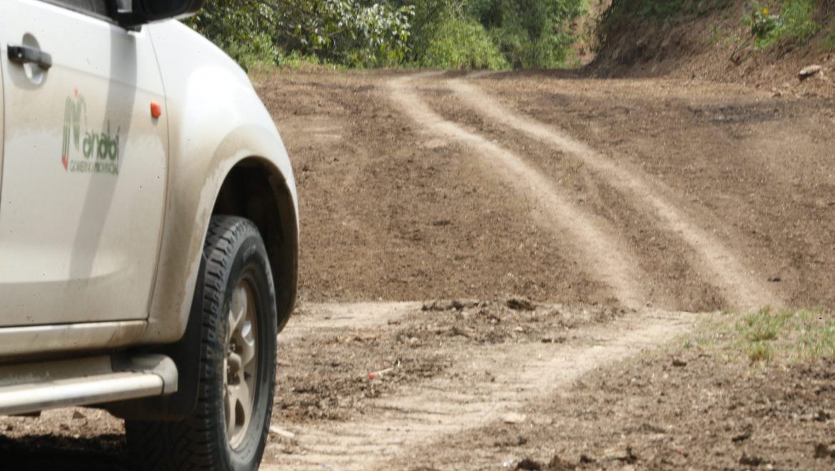 SE MEJORAN VÍAS DE LOS CANTONES SAN VICENTE Y SUCRE