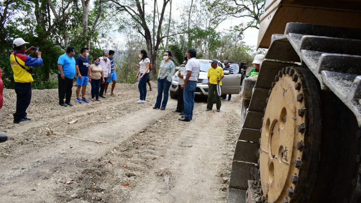 Nueva vía rural en Paján integra a 5 comunidades