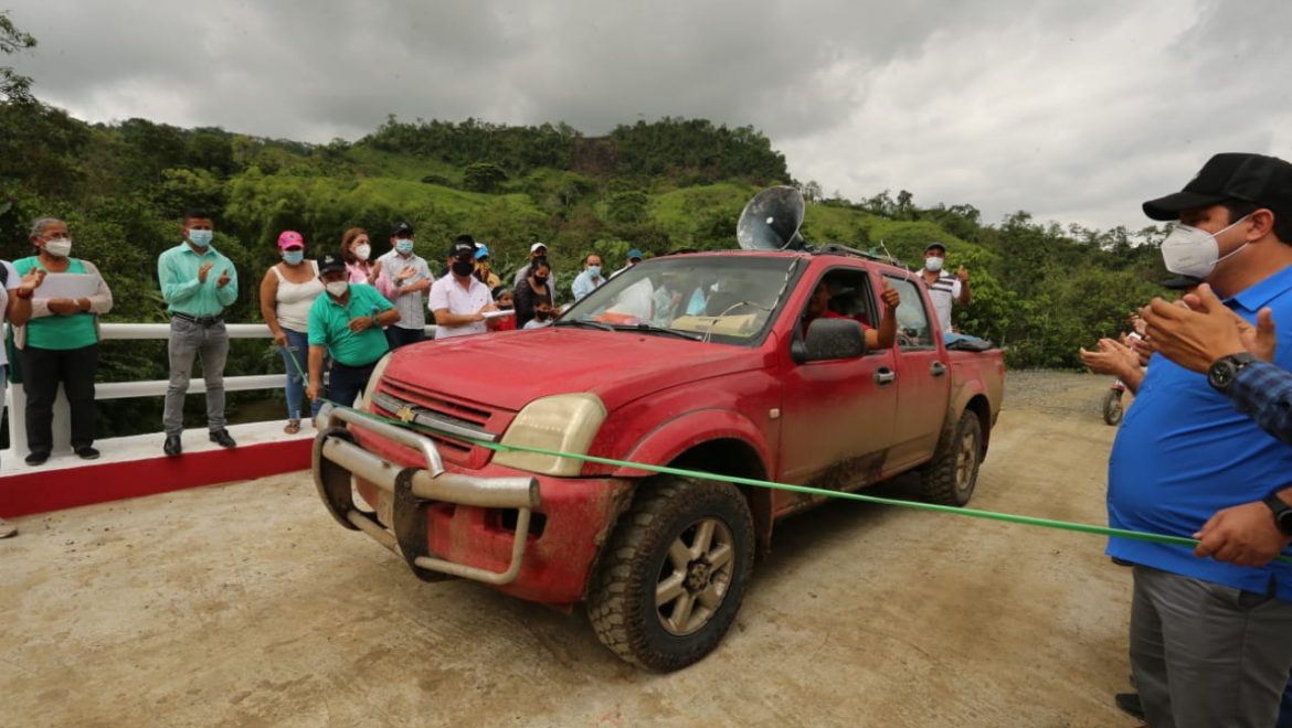 SE CRISTALIZA PUENTE SOBRE RIO PLÁTANO TRAS 40 AÑOS DE ESPERA